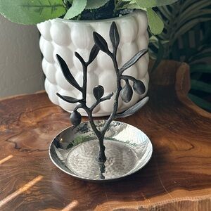 Michael Aram ring holder